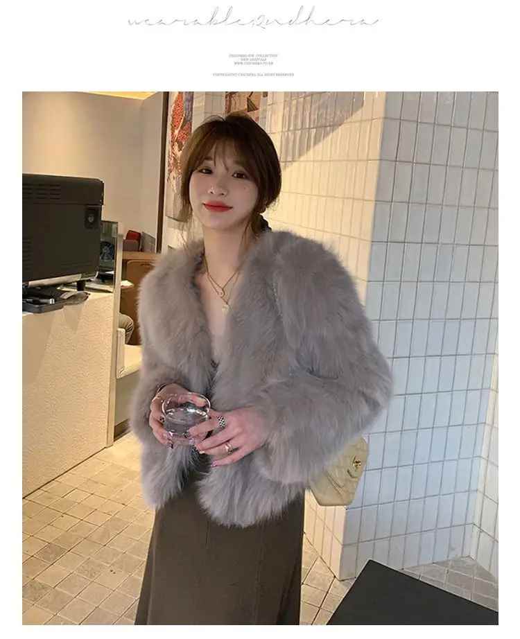 #WinterFashion #FauxFurCoat #ElegantOuterwear #ChicAndCozy #ImitationFoxFur #WomensWinterStyle #SpecialOccasionWear #LightAndFluffy #SeasonalWardrobe #SophisticatedStyle